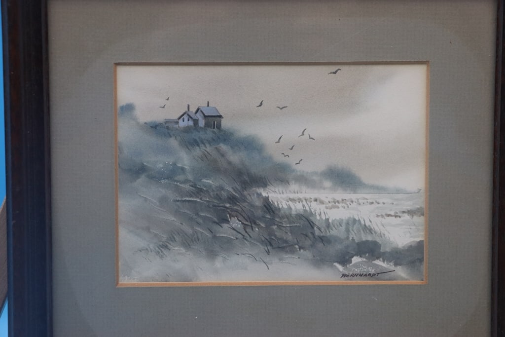 GERALD BERNHARDT ART: A SIGNED ORIGINAL WATERCOLOR OF A HOUSE ON THE LAKE BY WISCONSIN ARTIST GERALD BERNHARDT. VERY GOOD CODITION. 8" X 10"