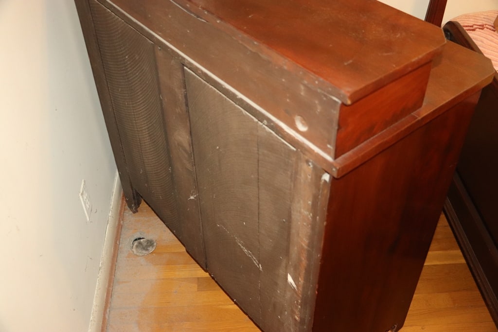 VINTAGE/ANTIQUE BEDROOM SET - 3