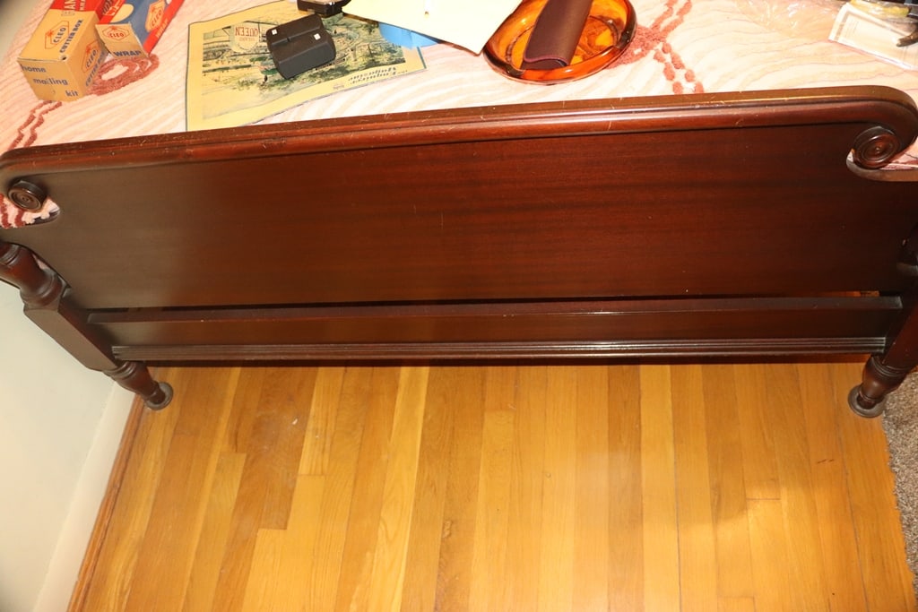 VINTAGE/ANTIQUE BEDROOM SET - 4