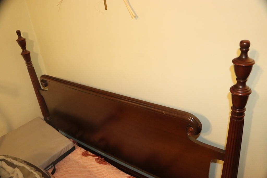 VINTAGE/ANTIQUE BEDROOM SET - 5