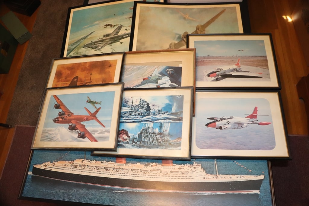 PLANE AND SHIP PICTURES: A GROUP OF VINTAGE PICUTRES OF PLANES AND SHIPS, MOSTLY MILITARY. GOOD CONDITION.