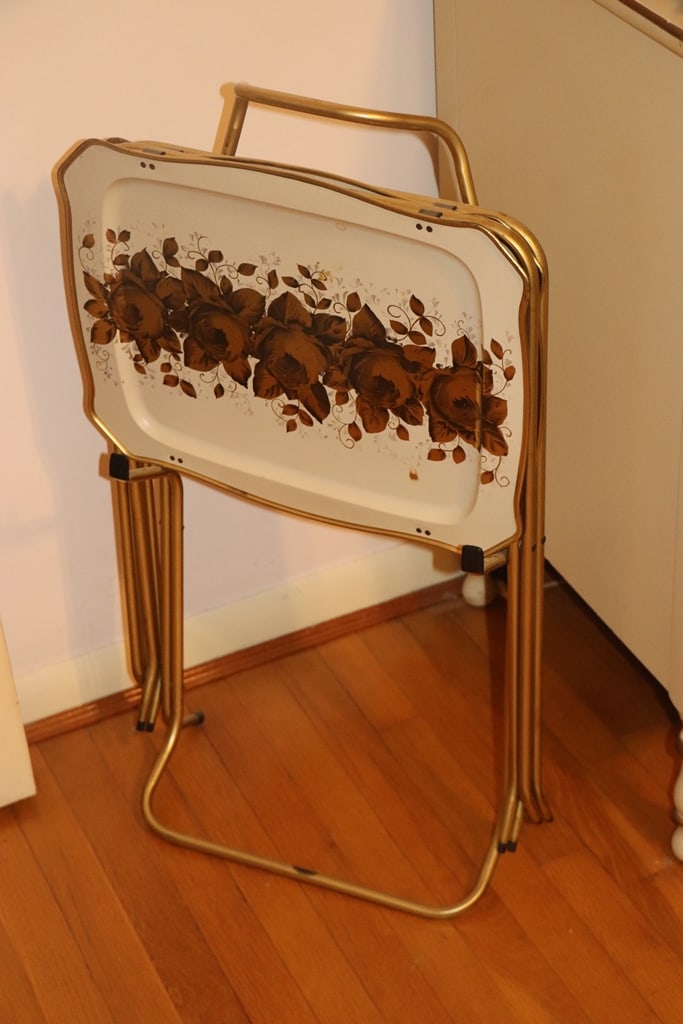 VINTAGE TV TRAYS (1 of 1)