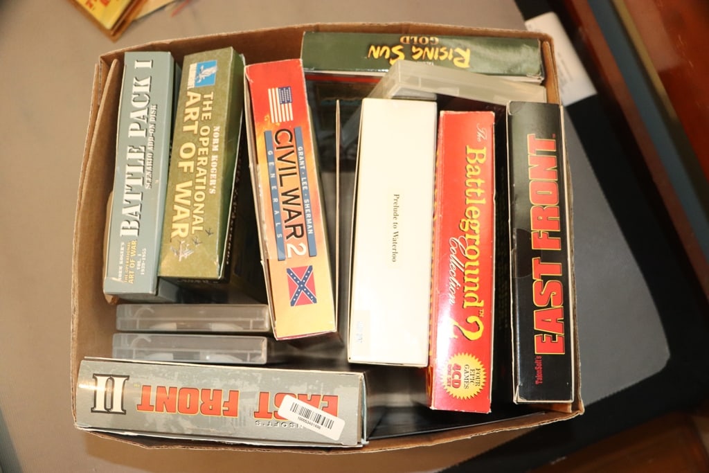 COMPUTER GAMES: A GROUP OF VINTAGE COMPUTER GAMES ABOUT WWII. VERY GOOD CONDITION.