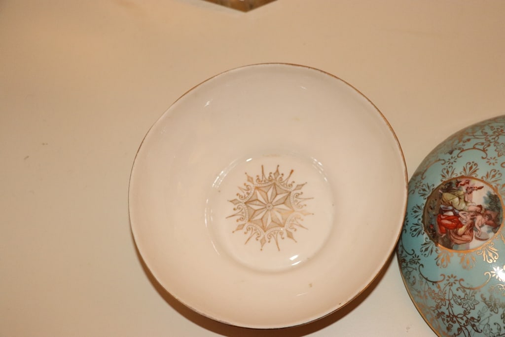 VINTAGE PORCELAIN - 2