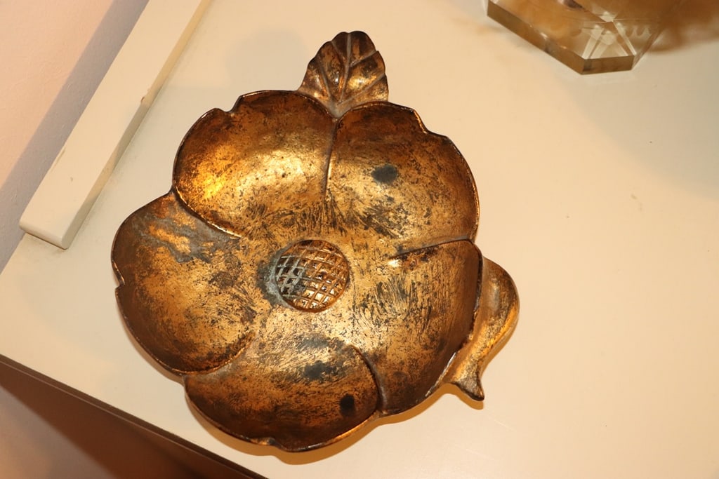 VINTAGE ASHTRAY (1 of 1)