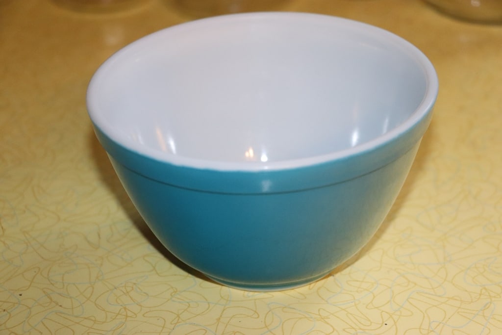 VINTAGE PYREX (1 of 1)