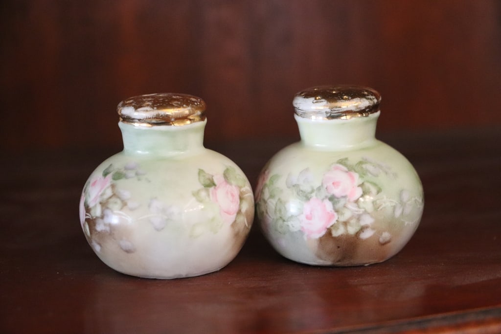 VINTAGE SALT AND PEPPER - 2