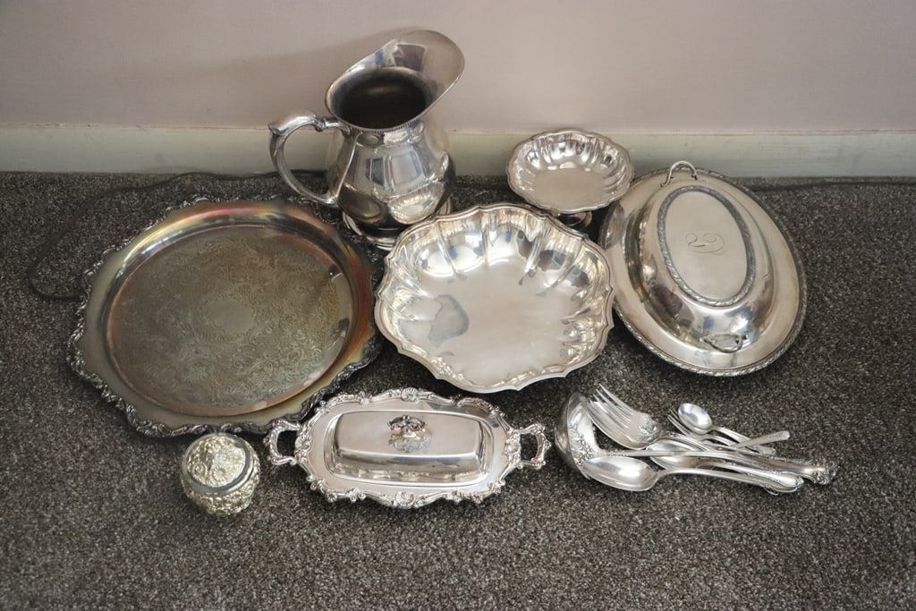 VINTAGE SILVERPLATE (1 of 1)