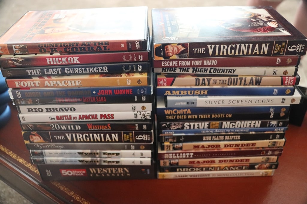 DVD MOVIES: A GROUP OF WESTERNS DVD MOVIES. VERY GOOD CONDITION.