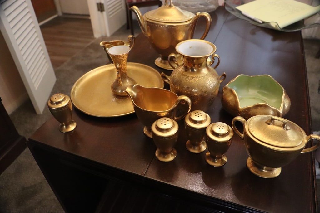 VINTAGE DISHES - 2
