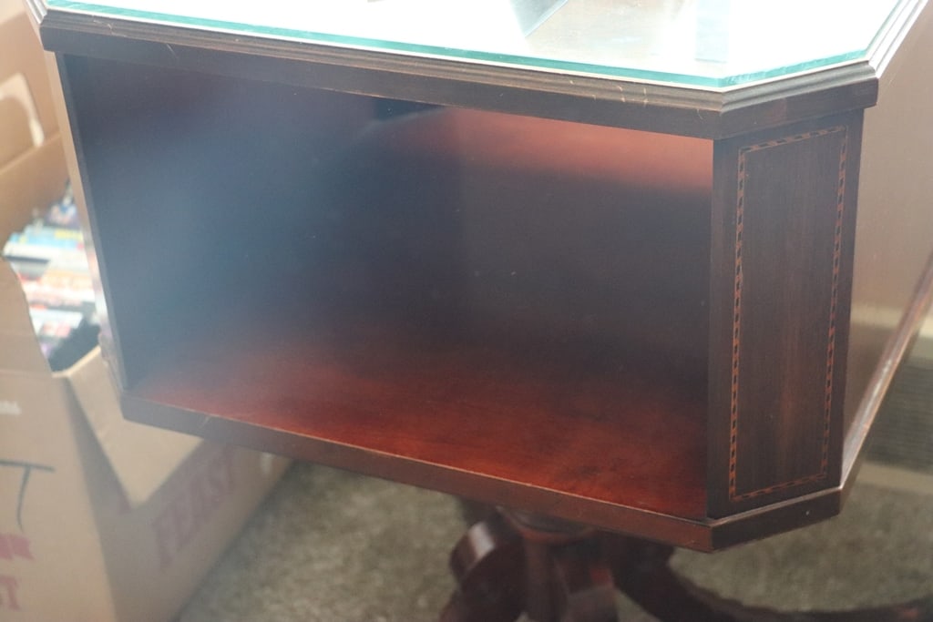 VINTAGE TABLE - 4
