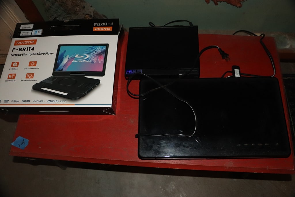 DVD PLAYERS: A GROUP OF 3 DVD PLAYERS INCLUDING A BLU-RAY. THEY ALL WORK.