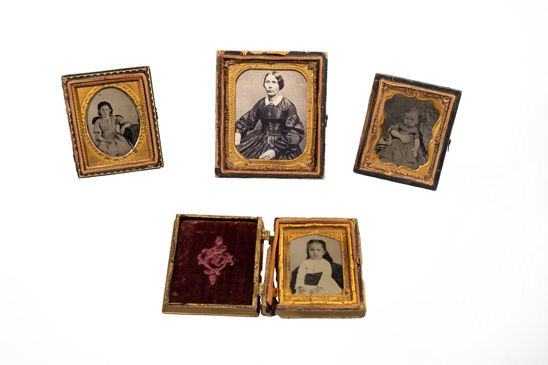 Photos from Eva and Mickey's room (1 of 1)