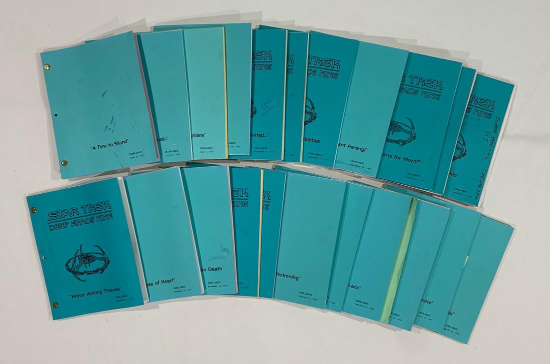 Star Trek Deep Space Nine Season Six Script Lot (1 of 1)
