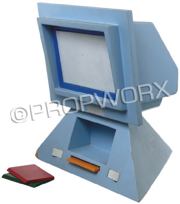 Original Series Style Viewscreen with Data Tapes: A viewscreen with three data tapes in the style of The Original Series used during production of the Star Trek: Deep Space Nine episode "Trials and Tribble-ations." This can be seen in front of Benjam