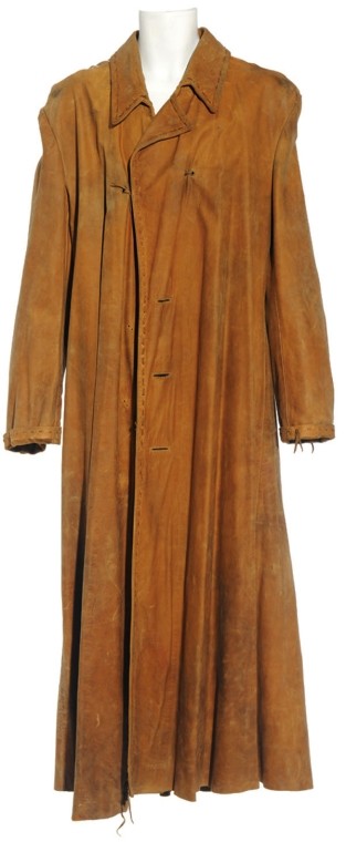 Ronon's Leather Duster Jacket: Production Description: Duster jacket worn by actor Jason Momoa as "Ronon Dex" in Stargate Atlantis. Forced into servitude for a decade as a Wraith Runner, Ronon took up the call to join the Atlantis 