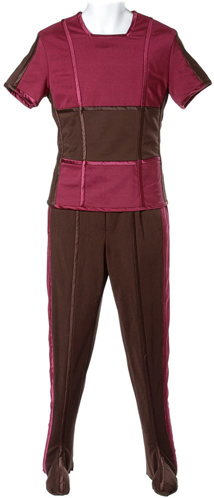 Star Trek: Voyager Varo Male Stowaway Costume: Production Description: Outfit worn by a Varro stowaway in the Star Trek: Voyager episode "The Disease". The Varro were a alien race who all lived aboard a central ship, some members of the Varro led 