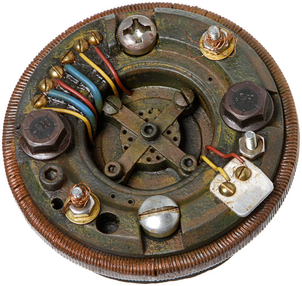 Iron Man Hero Cave RT Unit: Production Description: Hero RT unit used by Tony Stark in the first Iron Man movie. This is the first version of the RT used by Tony, and was a basic electromagnet hooked up to a car battery to hold 