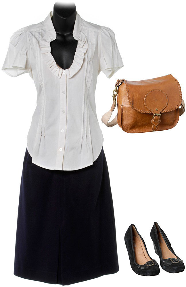 The Incredible Hulk Betty Ross Pizza Parlor Outfit: Production Description: Outfit worn by Betty Ross while out on a dinner date with Leonard Samson at Stanley's Pizza Parlor and when she see's Bruce Banner flee into the kitchen. Worn by actress Liv Ty