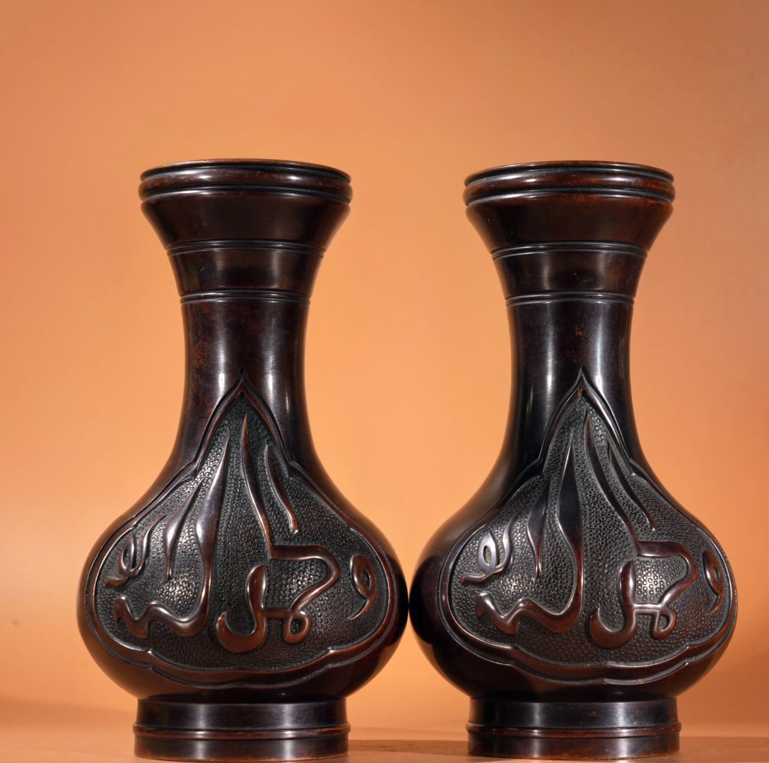 A Pair of Exquisite Bronze Vases (1 of 9)