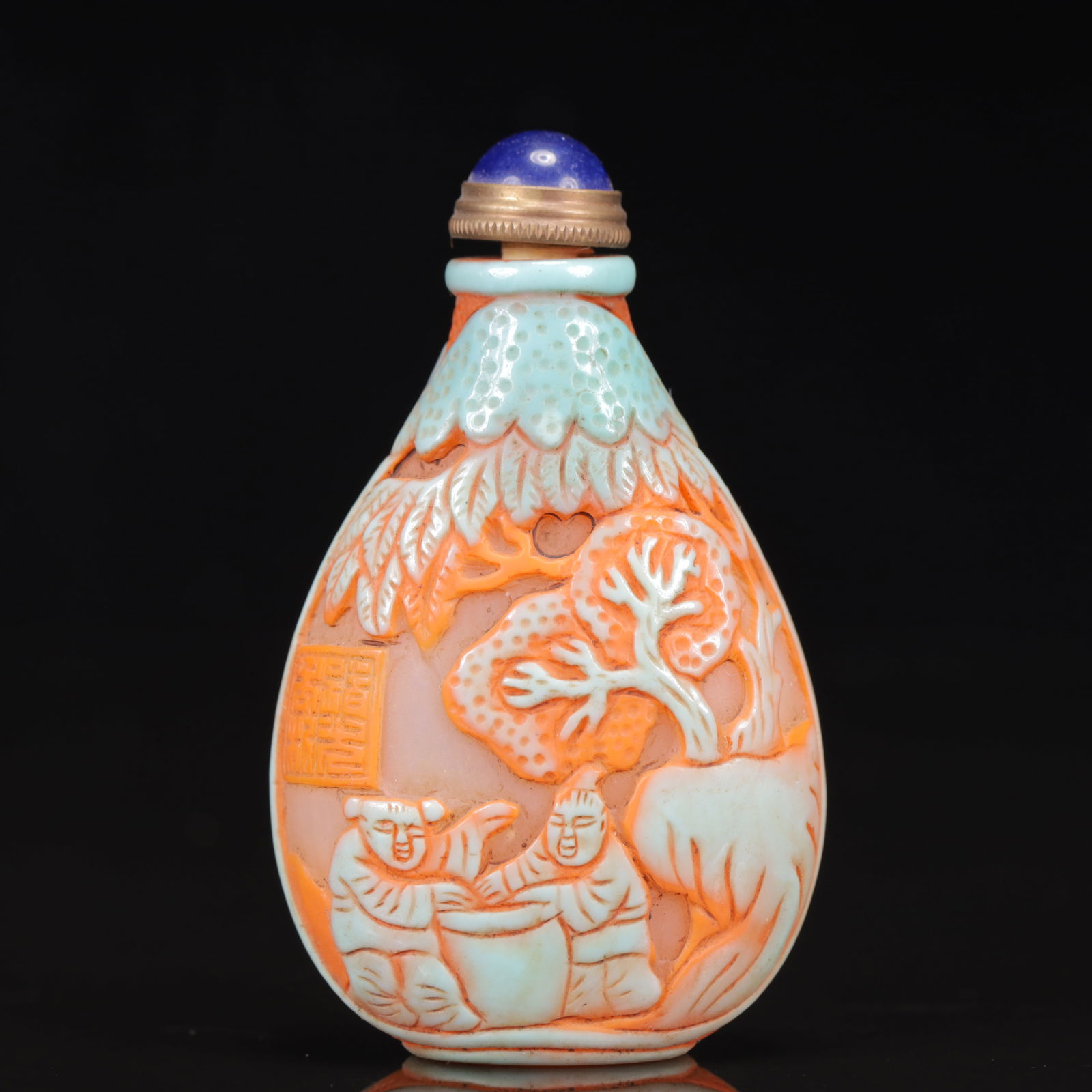 An Exquisite Glass Landscape and Figure Pattern Snuff Bottle (1 of 8)