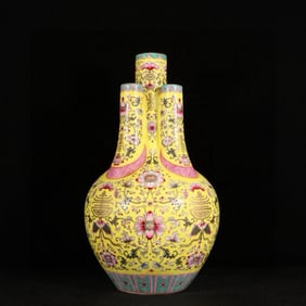 A Rare Enamel Painted Gold Bats and Peach Pattern Vase