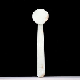 An exquisite white jade peach pattern with Ruyi