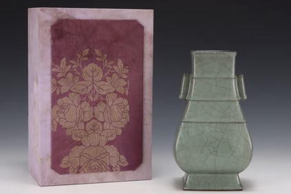 An Exquisite Guan yao Celadon Glazed Double-Ears Vase