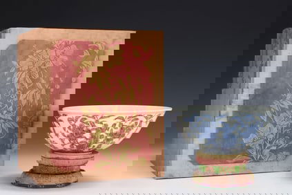 An Exquisite Blue and White Flower Pattern Bowl