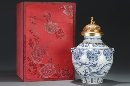 A Huge Blue and White Dragon Pattern Beast-Ears Jar with Cover