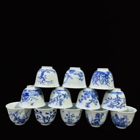 A Set of Fine Blue and White Flower Pattern Cups