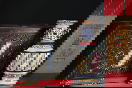 A Huge Enamel Gilt Flower Pattern Double-Ears Vase,with Vertical Scroll Painting on Silk