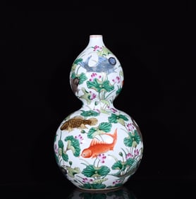 A Rare Famille-Rose Flower and Fish Pattern Gourd-Shaped Vase