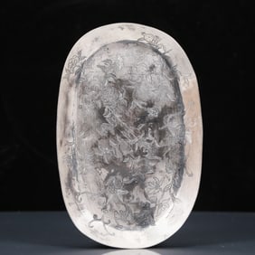 An Exquisite Silver Bats and Peach Pattern Plate