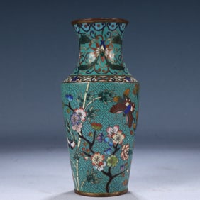 An Exquisite Cloisonne Flower and Butterfly Pattern Vase