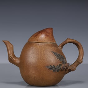 An Exquisite Purple Sands Peach Pattern Teapot