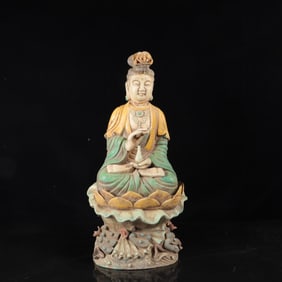 An Exquisite Tang Tri-Color Glazed Pottery Statue of Avalokitesvara Ornament