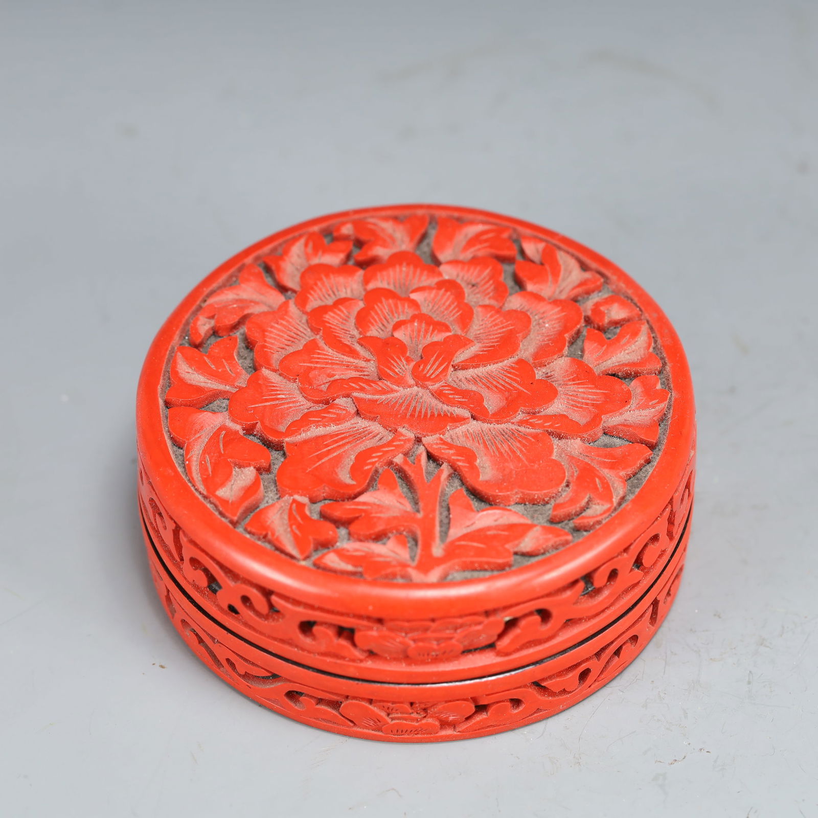 An Exquisite Carved Red Lacquer Flower Pattern Box (1 of 7)