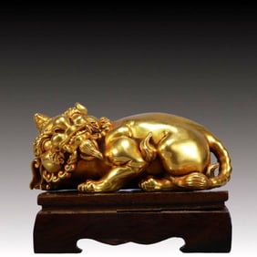 A Solemn Gilt Bronze Auspicious Beast Ornament,With Base