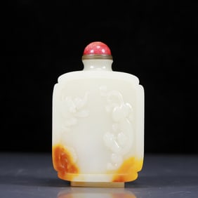 An Exquisite White Jade Chi-Dragon Pattern Snuff Bottle