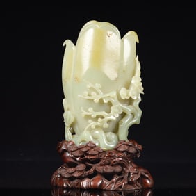 An Exquisite White Jade Flower Pattern Vase,With Base