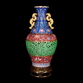 An Exquisite Enamel Hollow Flower Pattern Double-Ears Vase