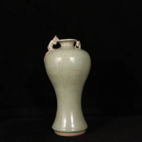 An Exquisite Longquan yao Celadon Glazed Mouse Pattern Vase