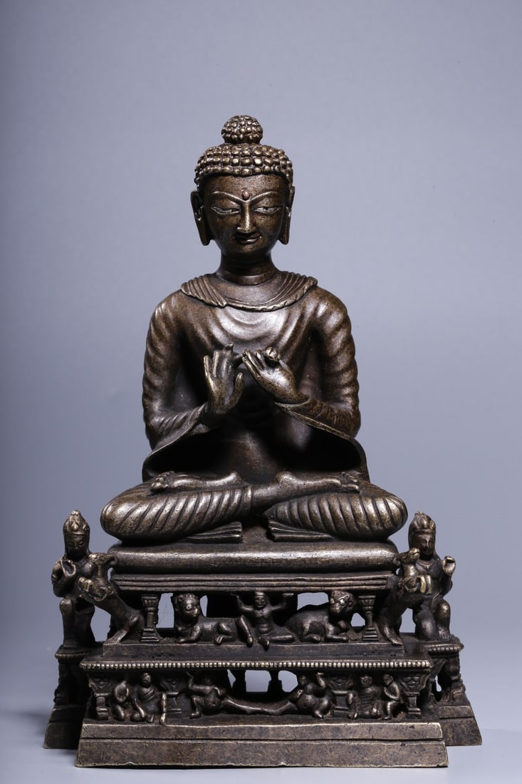 A Rare Alloy Copper Statue of Sakyamuni (1 of 11)