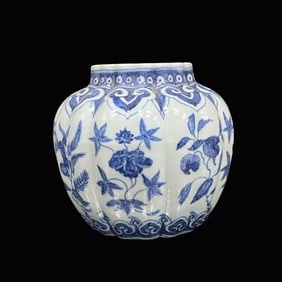 An Exquisite Blue and White Flower and Fruit Pattern Jar