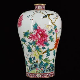 An Exquisite Enamel Flower Pattern Vase,with Poem
