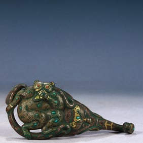 An Archaic Bronze Inlaid Gold and Silver Bear Pattern Hook,Inlaid Turquoise