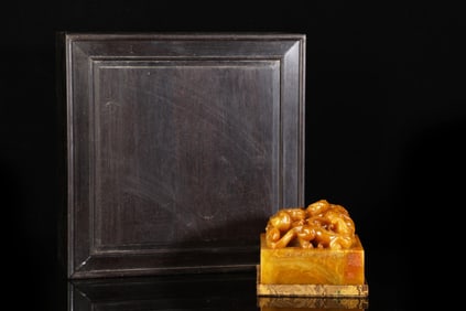 An Exquisite Tianhuang Stone Auspicious Beast Pattern Seal,with Poem