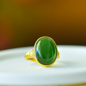 An Exquisite Sterling Silver-Gold Plated Inlaid Jasper Ring
