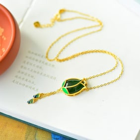 An Exquisite Sterling Silver-Gold Plated Inlaid Jasper Pendant